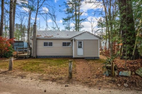 3 Hollywood Ave, Raymond NH  03077-1325 exterior