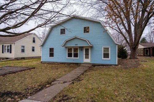 1203 8th St, Durant, IA 52747-9723