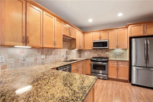 103 Trump Park, Shrub Oak, NY 10588-1209