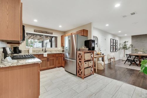 403 Temple Dr, Vacaville CA  95687-5146 exterior