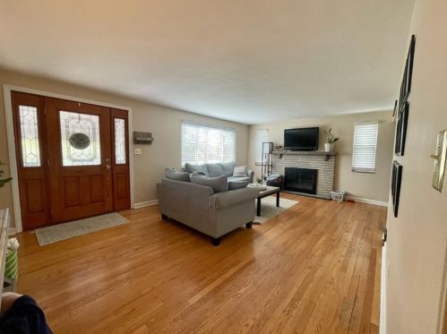 1812 Park Circle Dr, Glenshaw PA  15116-2137 exterior