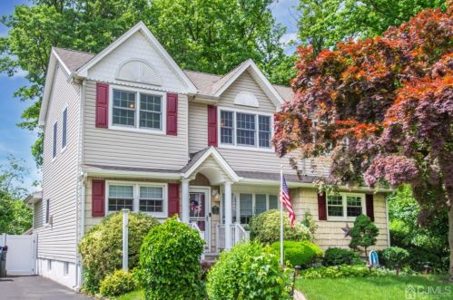 181 Rutherford Ave, Woodbridge, NJ 07095-3625