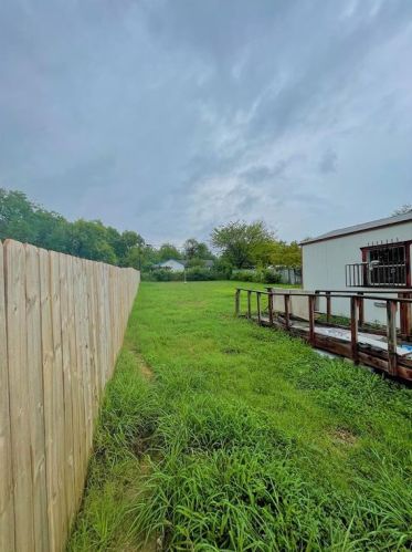 1519 Fordham Rd, Dallas TX  75216-6220 exterior