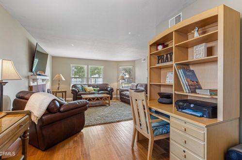 1640 Rivas Ln, Oxnard CA 93035-2749 exterior