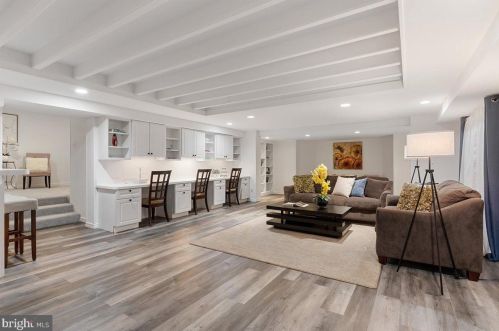 213 Constitution Dr, Princeton NJ  08540-6711 exterior