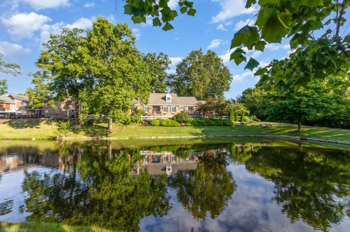 817 Rosewood Dr, Covington KY 41017-1385 exterior