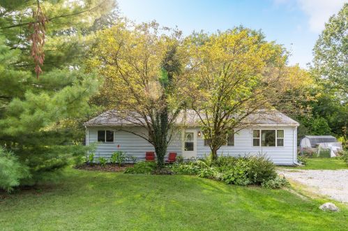 48 1st Ave, Pataskala, OH 43062-9441