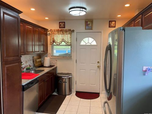 39 Frederick Ave, Roosevelt NY  11575-2315 exterior