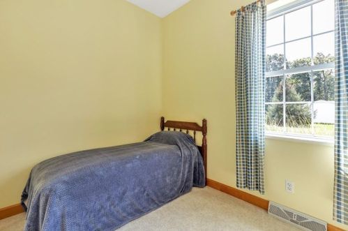 421 Pleasant Hl Rd, Hookstown PA  15050-1516 exterior