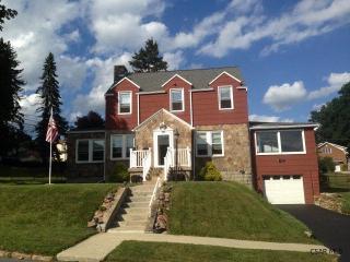903 Grove Ave, Windber, PA 15963-1521