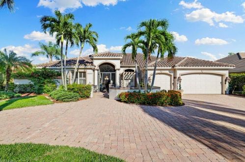 4000 Reflection Ct, Naples, FL 34109-0782
