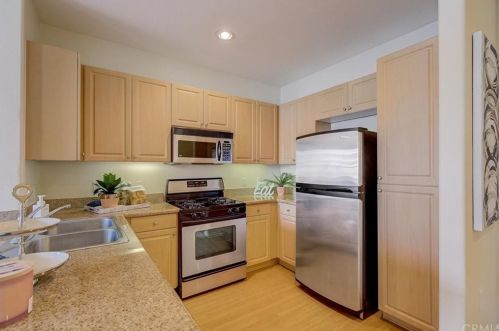 2403 Watermarke Pl, Irvine CA  92612-7690 exterior