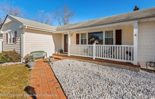 323 Lk Shr Dr, Bricktown NJ 08723-6013 exterior