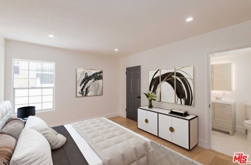 5143 Newcastle Ave, Van Nuys CA  91316-3512 exterior