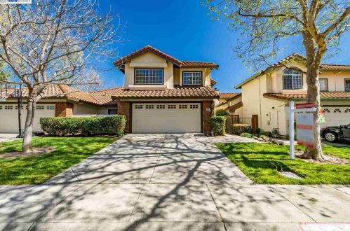 1693 Holly Cir, Pleasanton, CA 94566-4797