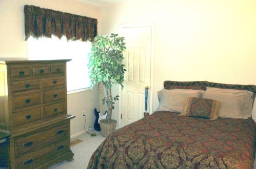 11 Elm Ter, Flemington NJ  08822-3169 exterior