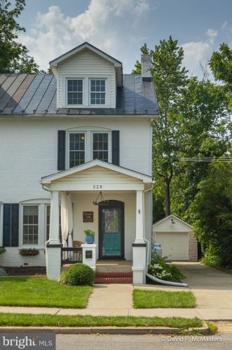 528 Liberty St, Charles Town WV  25414-1830 exterior