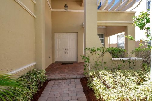 9948 Cobblestone Creek Dr, Boynton Beach, FL 33472-4452