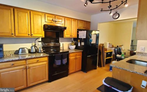 11712 Decade Ct, Herndon, VA 20191-2942