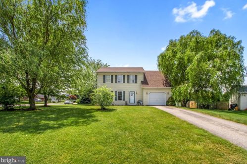 104 Brittany Ct, Red Lion, PA 17356-7901