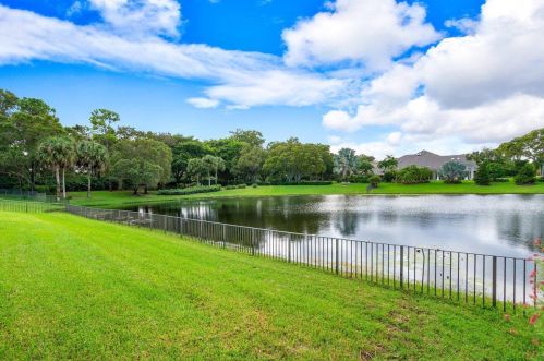 3220 Monet Dr, West Palm Beach FL  33410-1480 exterior