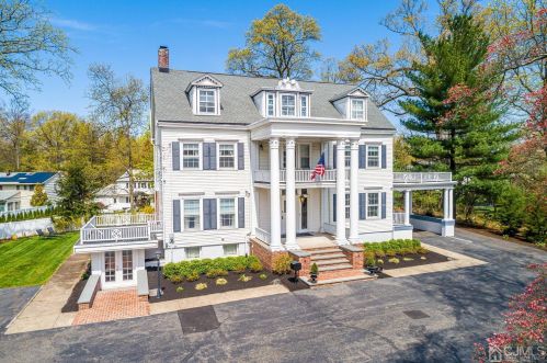 300 Middlesex Ave, Metuchen, NJ 08840-1536