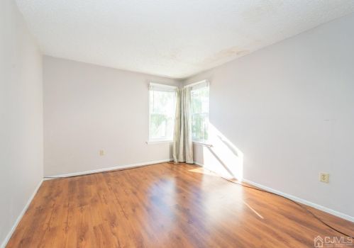 27 Nathan Dr, Old Bridge NJ  08857-2789 exterior