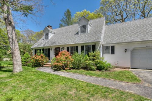 5845 Bayview Rd, Southold, NY 11971-3917