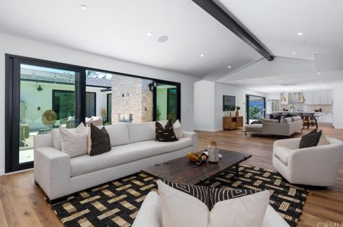 1712 Tradewinds Ln, Newport Beach CA  92660-4312 exterior