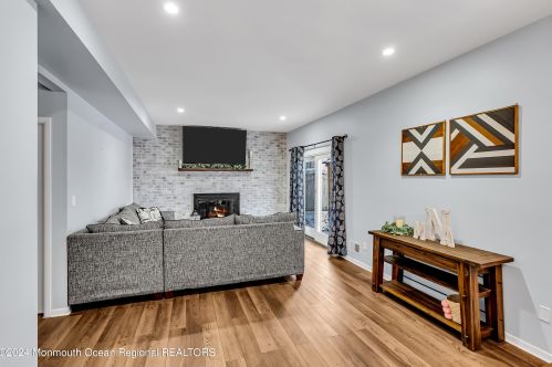 19 Conifer St, Wall Township NJ  07731-2620 exterior