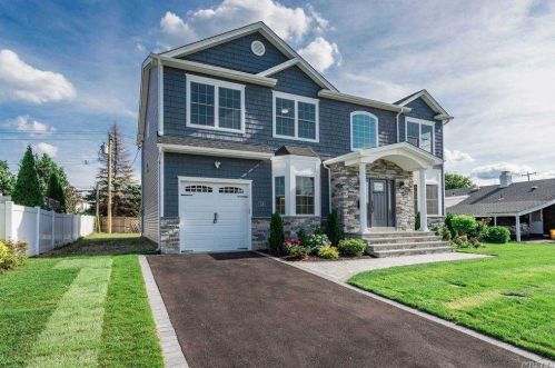 2457 Devon St, Hempstead, NY 11554-3919