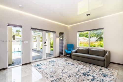 235 6th St, Dania Beach FL  33004-4147 exterior