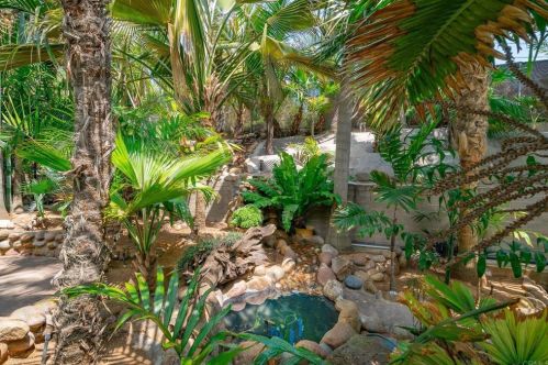 4438 Pescadero Ave, San Diego CA 92107-3629 exterior