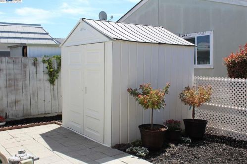 28378 Bradshire Rd, Hayward CA  94545-4818 exterior