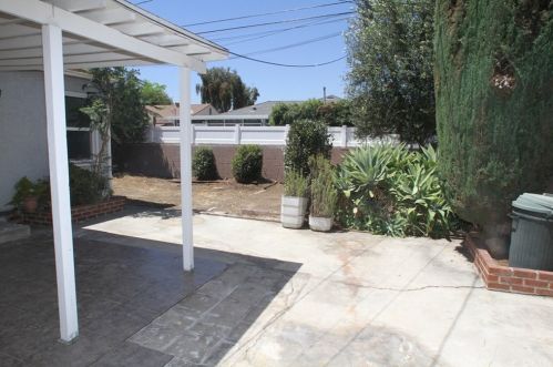 2735 Warwood Rd, Lakewood CA  90713-3137 exterior