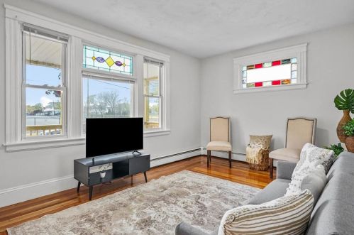 181 Mount Pleasant Ave, Providence RI  02908-3917 exterior