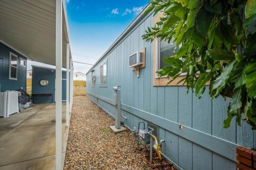 16222 Monterey Ln, Huntington Beach CA  92649-2276 exterior