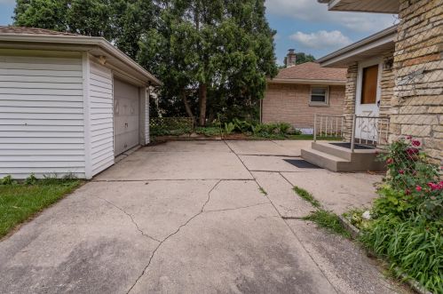 2508 91, Milwaukee WI 53225-3404 exterior