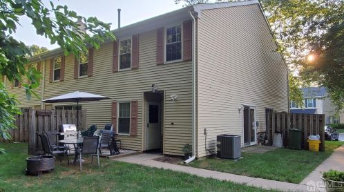261 Palombi Ct, East Brunswick, NJ 08816-5023