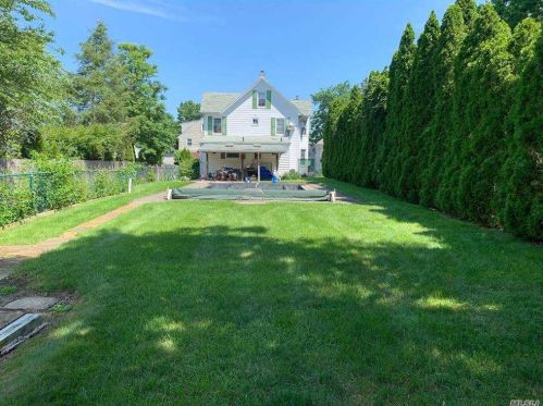 85 Orchard St, Muttontown, NY 11545-1321