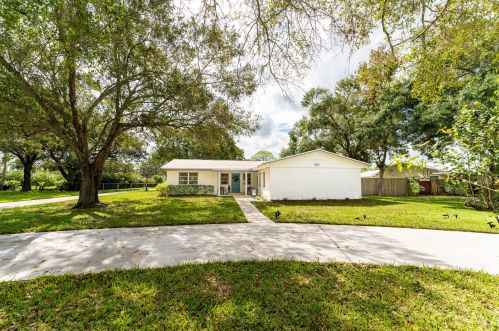 501 Easy St, Fort Pierce, FL 34982-3234