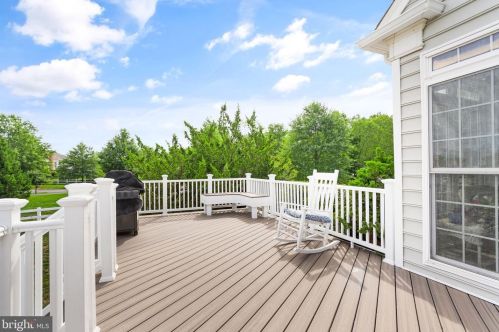 20906 Mcintosh Pl, Leesburg VA  20175-6372 exterior