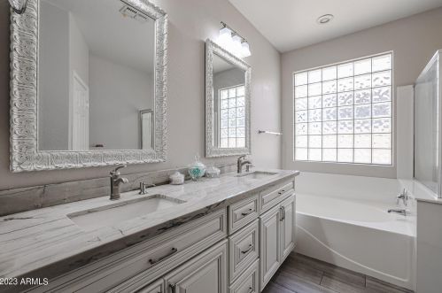 10310 Pioneer St, Tolleson AZ  85353-8406 exterior