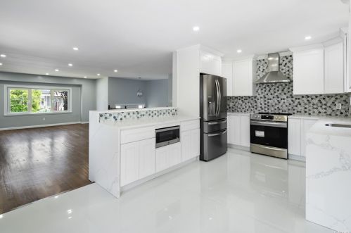 2512 April Ln, North Bellmore NY  11710-5113 exterior