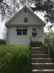 820 Center Point Rd, Cedar Rapids IA  52402-4650 exterior