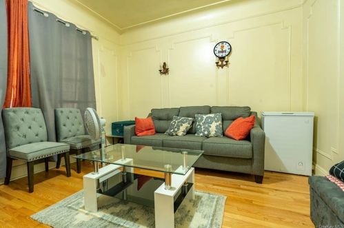 1847 Barnes Ave, Bronx NY  10462-3607 exterior