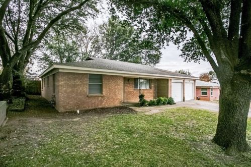 4025 Caddo Trl, Fort Worth, TX 76135-2806