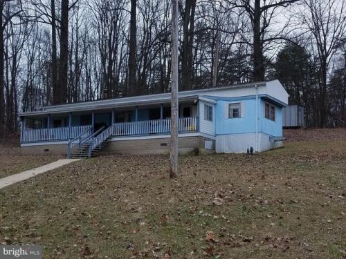 155 Squire Gratz Rd, Wellsville, PA 17365-9790