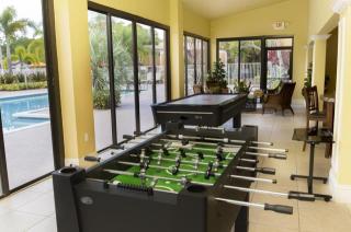 11801 Pembroke Rd, Hollywood FL  33025-1733 exterior