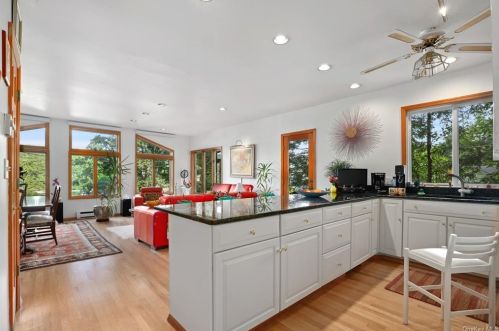 44 Chippewa Rd, Tompkins Corners NY  10579-1506 exterior